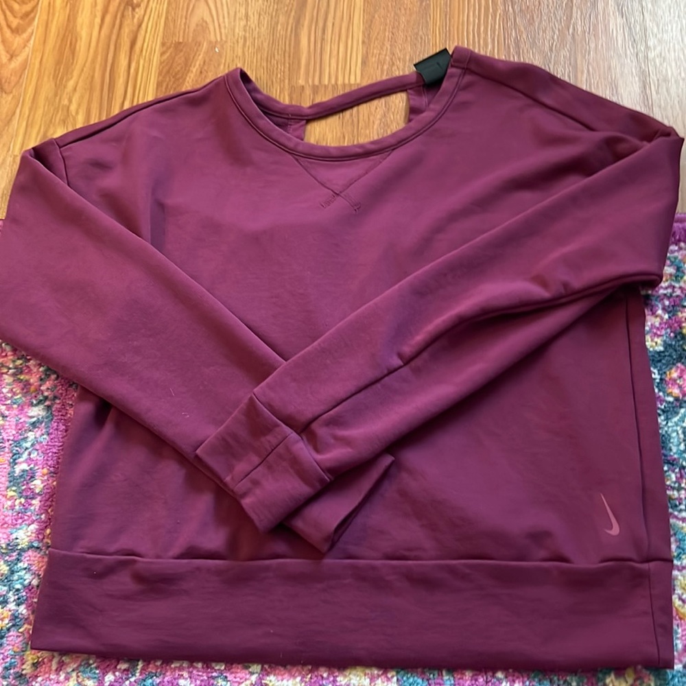 cropped nike sweatshirt w open back